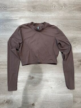 Vuori Brown Long Sleeve Crop Top